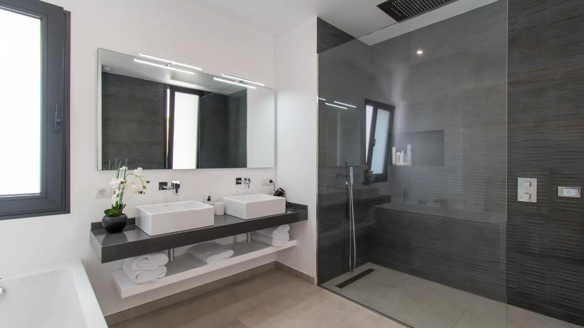Luxury Villa With Maid Service Private Gym Cinema Room Heated Pool Costa Adeje  0*, Costa Adeje (Tenerife)